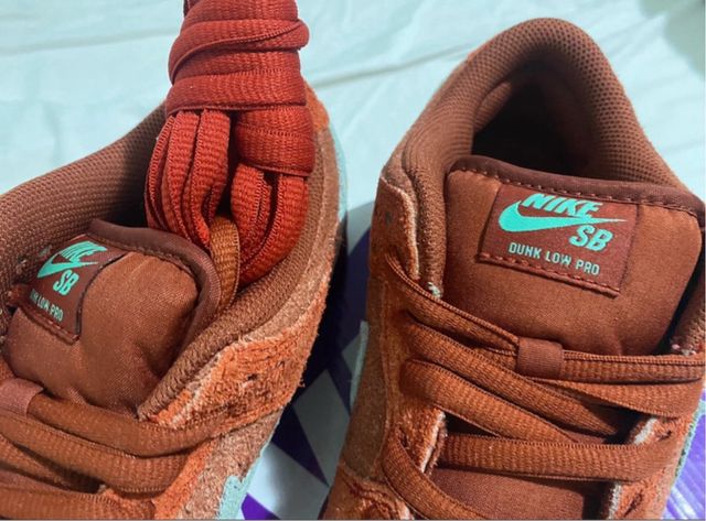 Nike SB Dunk Low Mystic Red