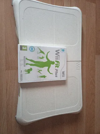 Wii Fit Plus Nintendo Balance Board