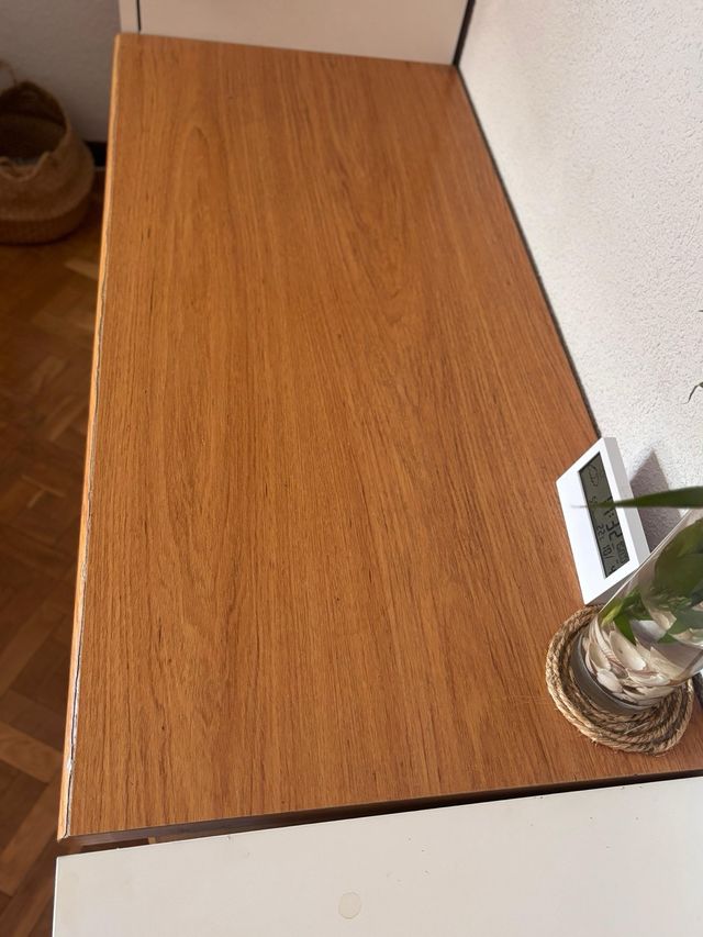 Mesa de escritorio de madera