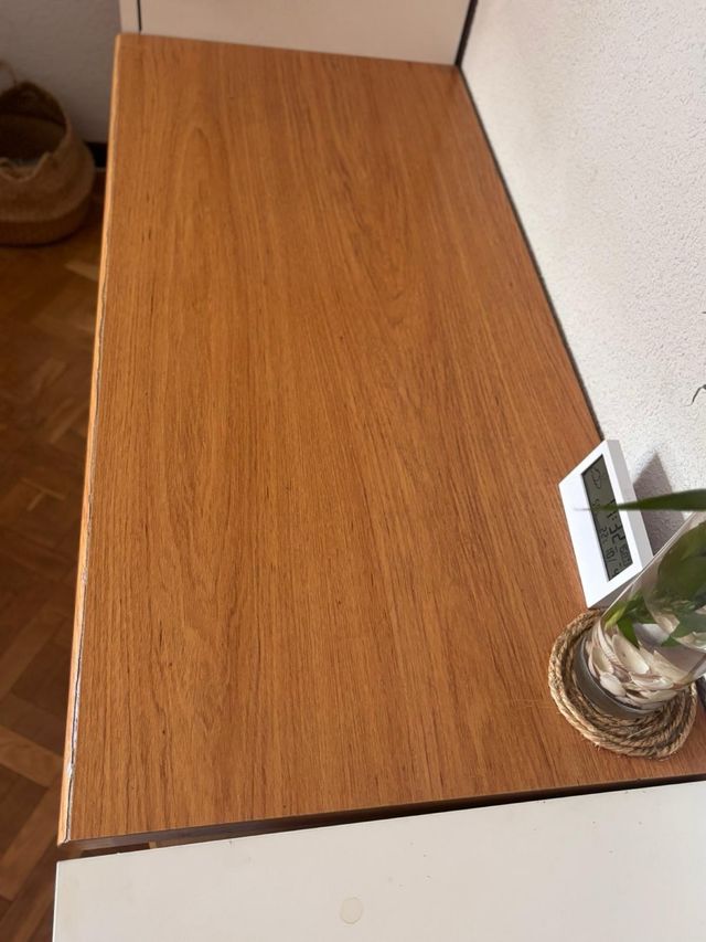 Mesa de escritorio de madera