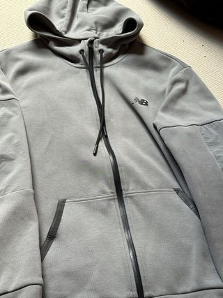 Chaqueta Softshell New Balance Gris