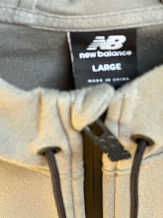 Chaqueta Softshell New Balance Gris