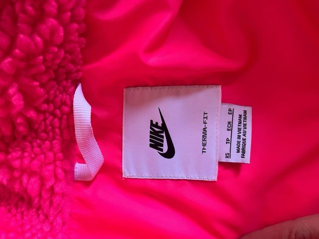 Abrigo Nike Fucsia Borreguito