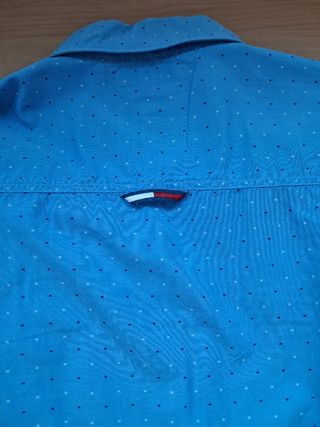 2 Camisas Tommy Hilfiger azules adolescente 

