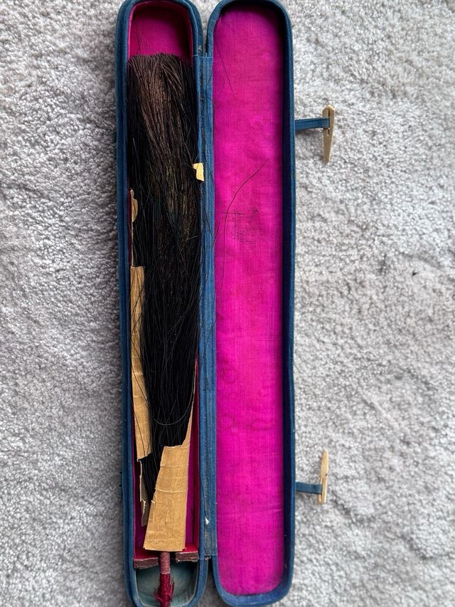 Ventaglio cerimoniale cinese a forma di pavone con custodia