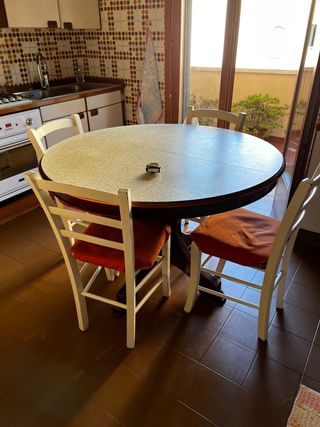 Tavolo cucina allungabile in legno