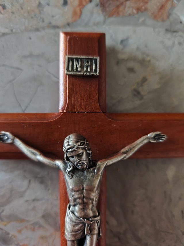 Crocifisso antico in legno