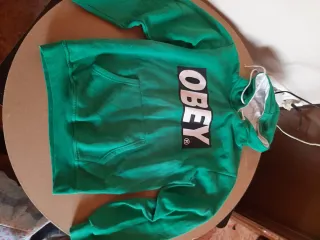 Sudadera OBEY verde con capucha