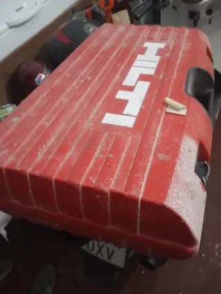 Maleta Hilti con taladro y martillo