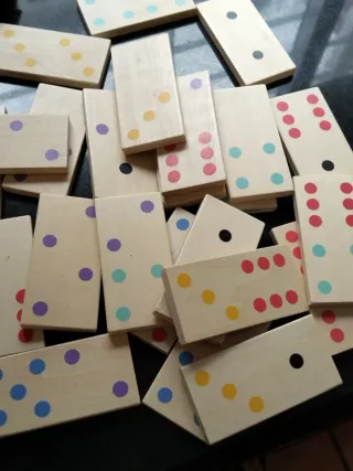 Dominó de madera para niños