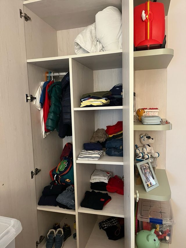 Armadio ad angolo per bambini