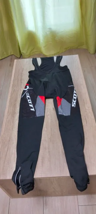 (30€ por cada prenda)
Maillot Ciclismo Scott Negro