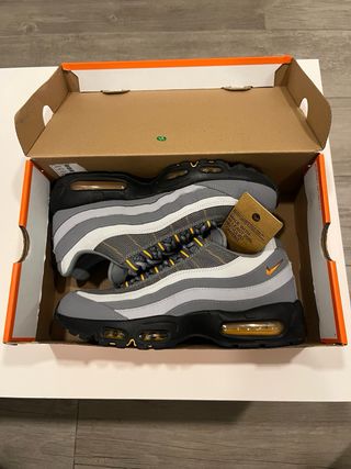 Zapatillas Nike Air Max 95 Gris y naranja 