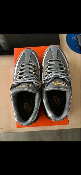 Zapatillas Nike Air Max 95 Gris y naranja 
