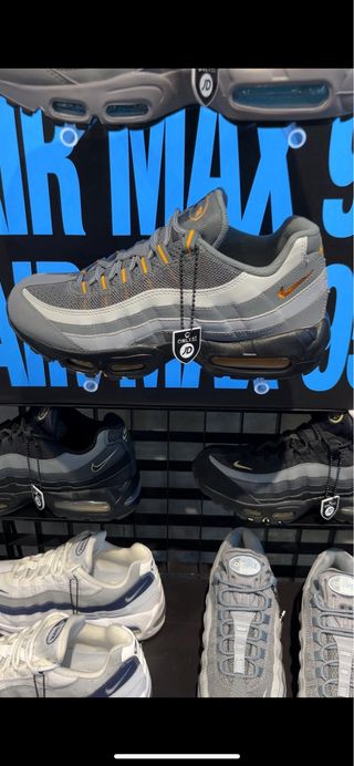 Zapatillas Nike Air Max 95 Gris y naranja 