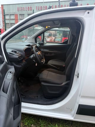 Citroen Berlingo 2021 119.642KM