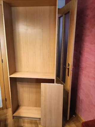 Estantería de madera