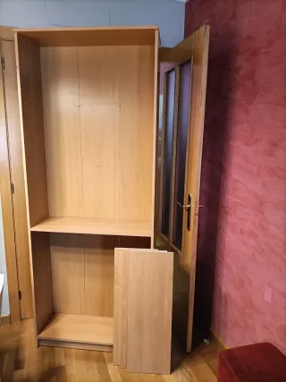 Estantería de madera