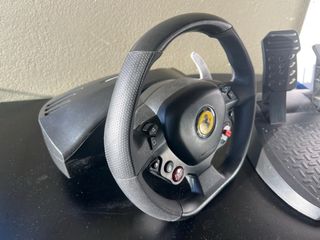 Volante Thrustmaster Ferrari 488 GTB PS4