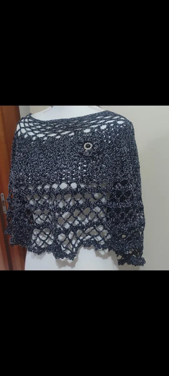 Cappetta fatta a mano per abiti scollati 