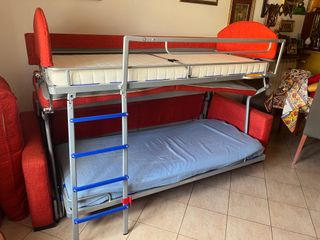 Divano letto rosso in tessuto