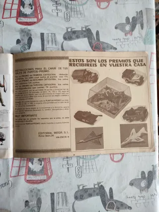 Álbum El Mundo en Guerra MAGA. Faltan 12 Cromos 