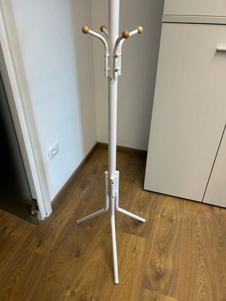 Attaccapanni bianco con pomelli in legno