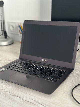 Portátil ASUS Zenbook UX305LA