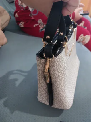 Bolso Beige y Negro Poco Uso