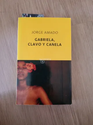 Gabriela, clavo y canela