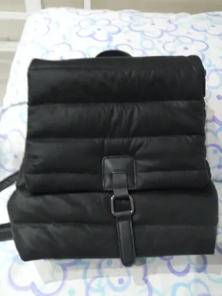 Mochila acolchada negra