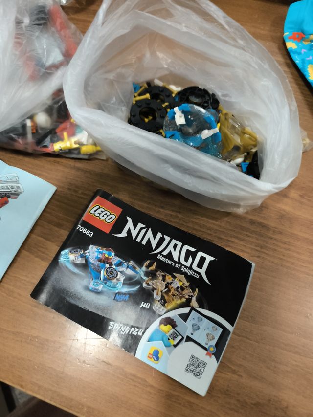 Lego Ninjago e camion dei pompieri con regalo
