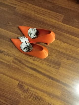 Zapatos de tacón fino Zara naranja