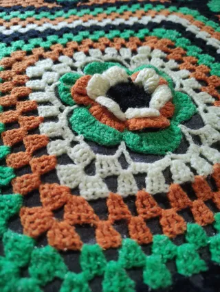 Mantel Crochet Vintage. 112 cm