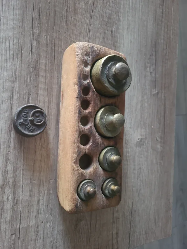 Conjunto de pesos de bronze para balanças