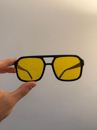 Occhiali da sole vintage retro neri gialli