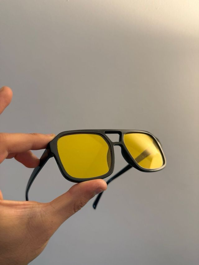 Occhiali da sole vintage retro neri gialli