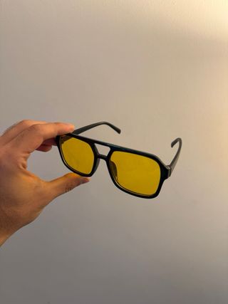 Occhiali da sole vintage retro neri gialli