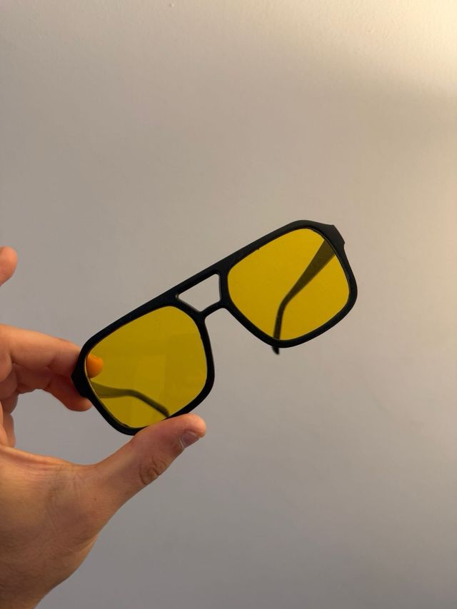 Occhiali da sole vintage retro neri gialli