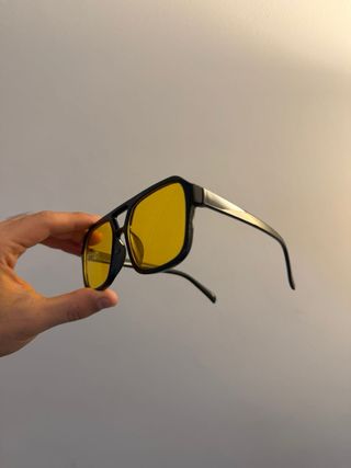 Occhiali da sole vintage retro neri gialli