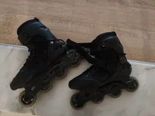 Patines en línea negros talla 43