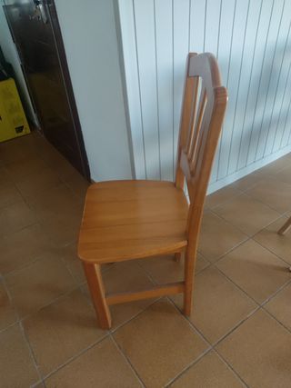2 Sillas de Pino 20€ unifad