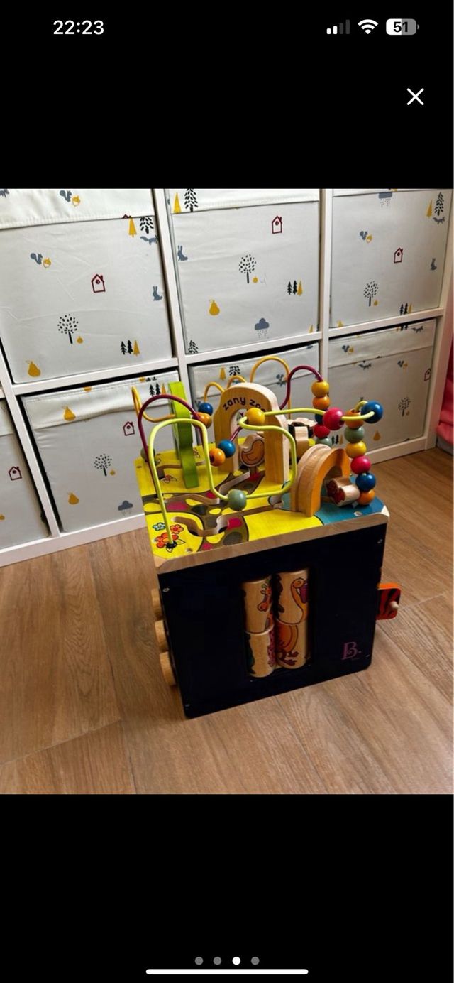 Cubo de actividades infantil de madera