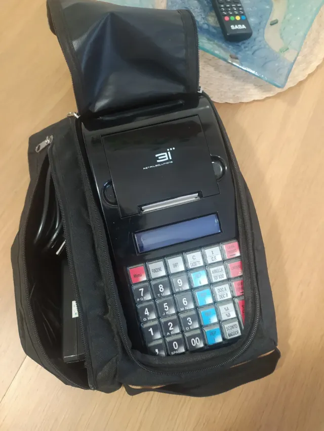 Registratore di cassa con rotoli