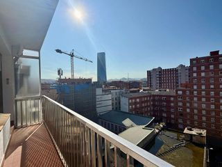 Piso en venta en San Pedro de Deusto-La Ribera en Bilbao
