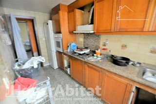 Piso en venta en Vara de Quart en Valencia