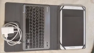 Tablet Samsung con Teclado y Funda