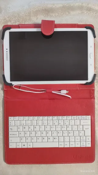 Tablet Samsung con Teclado y Funda