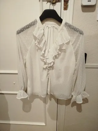Blusa ZARA blanca volantes XS