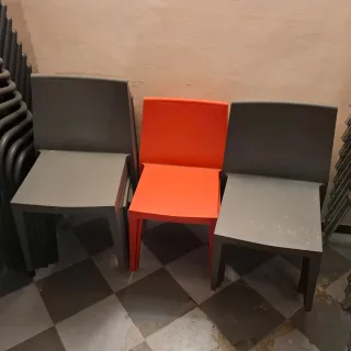 Lote 50 Sillas Resina Restaurante